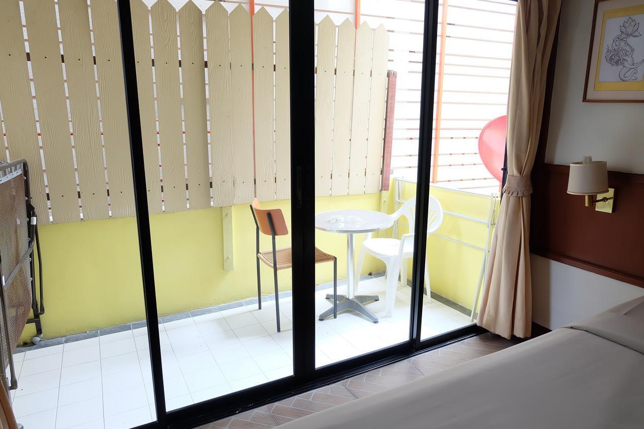 Kaneng Guesthouse HHQ Esterno foto