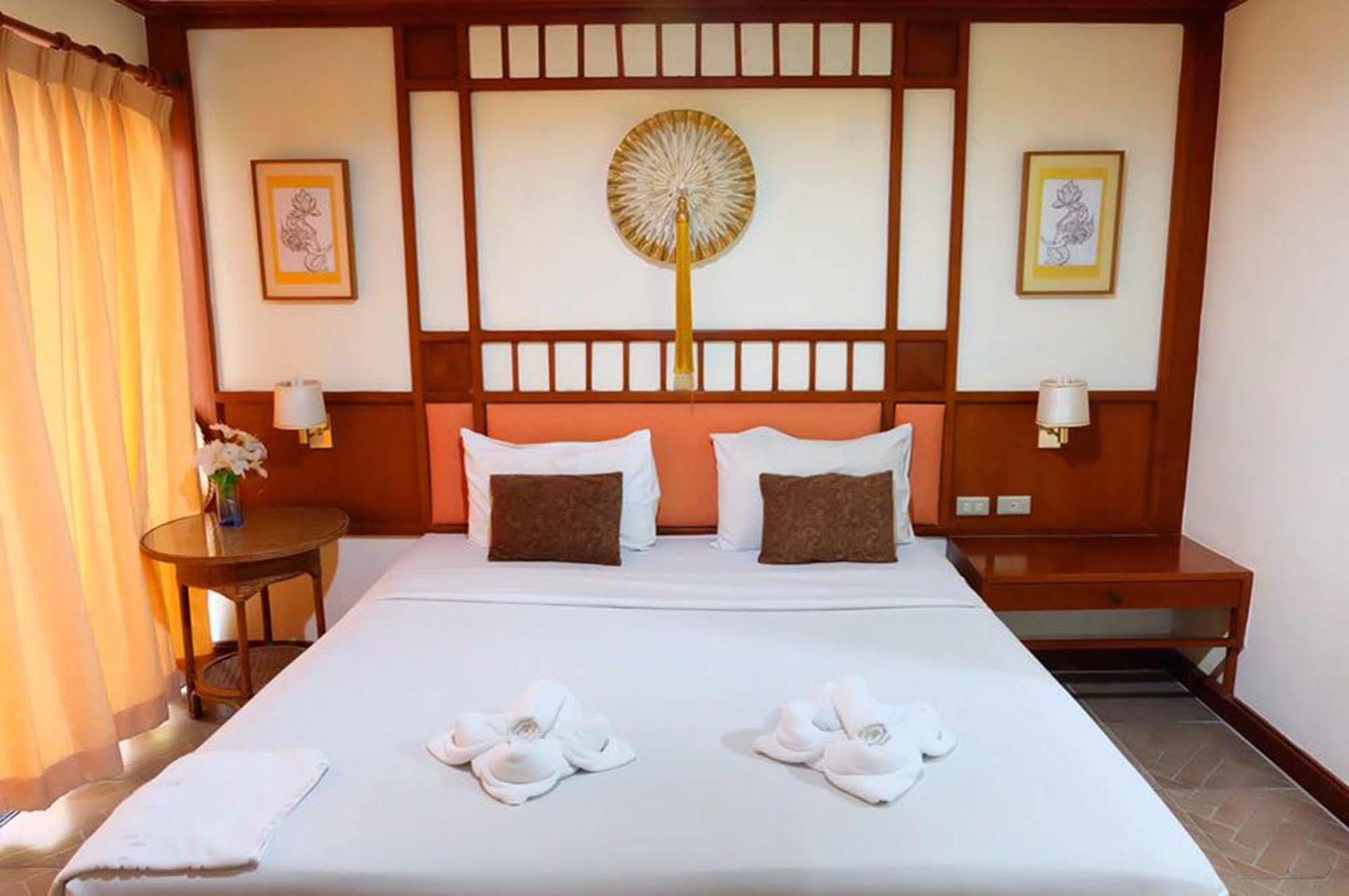 Kaneng Guesthouse HHQ Esterno foto