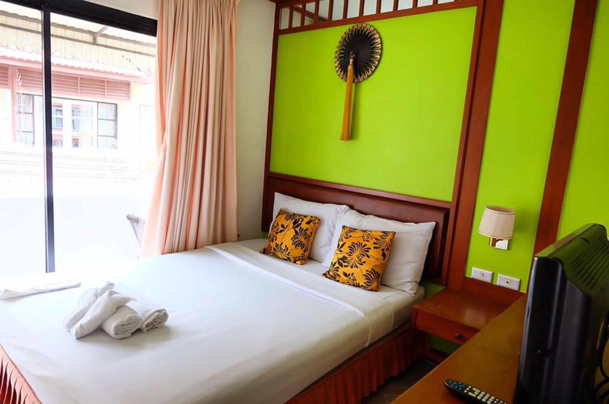 Kaneng Guesthouse HHQ Esterno foto