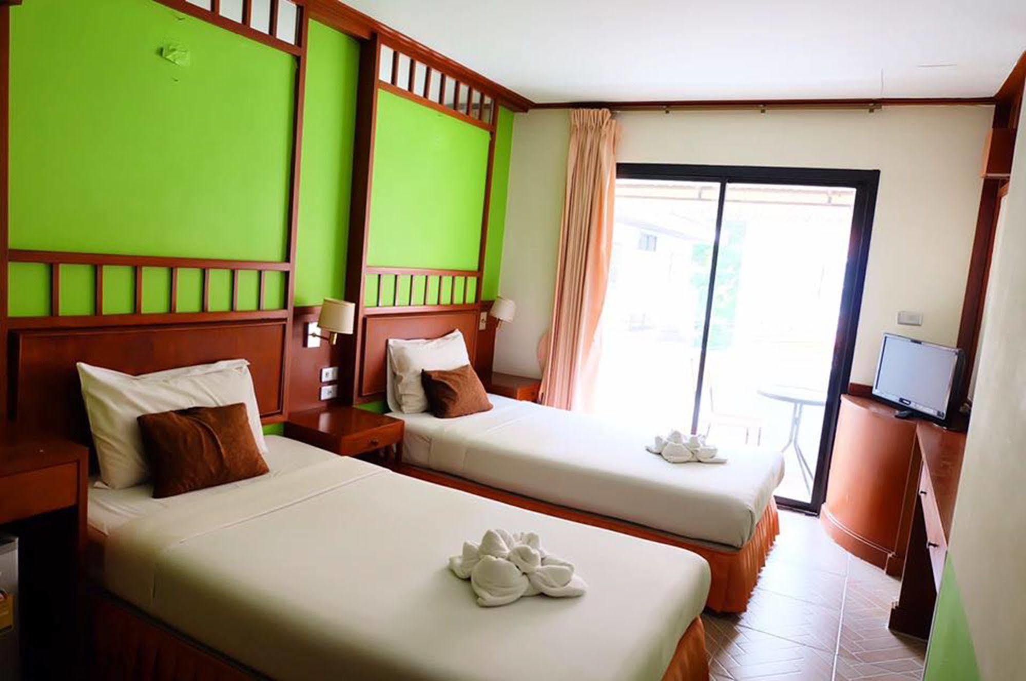 Kaneng Guesthouse HHQ Esterno foto