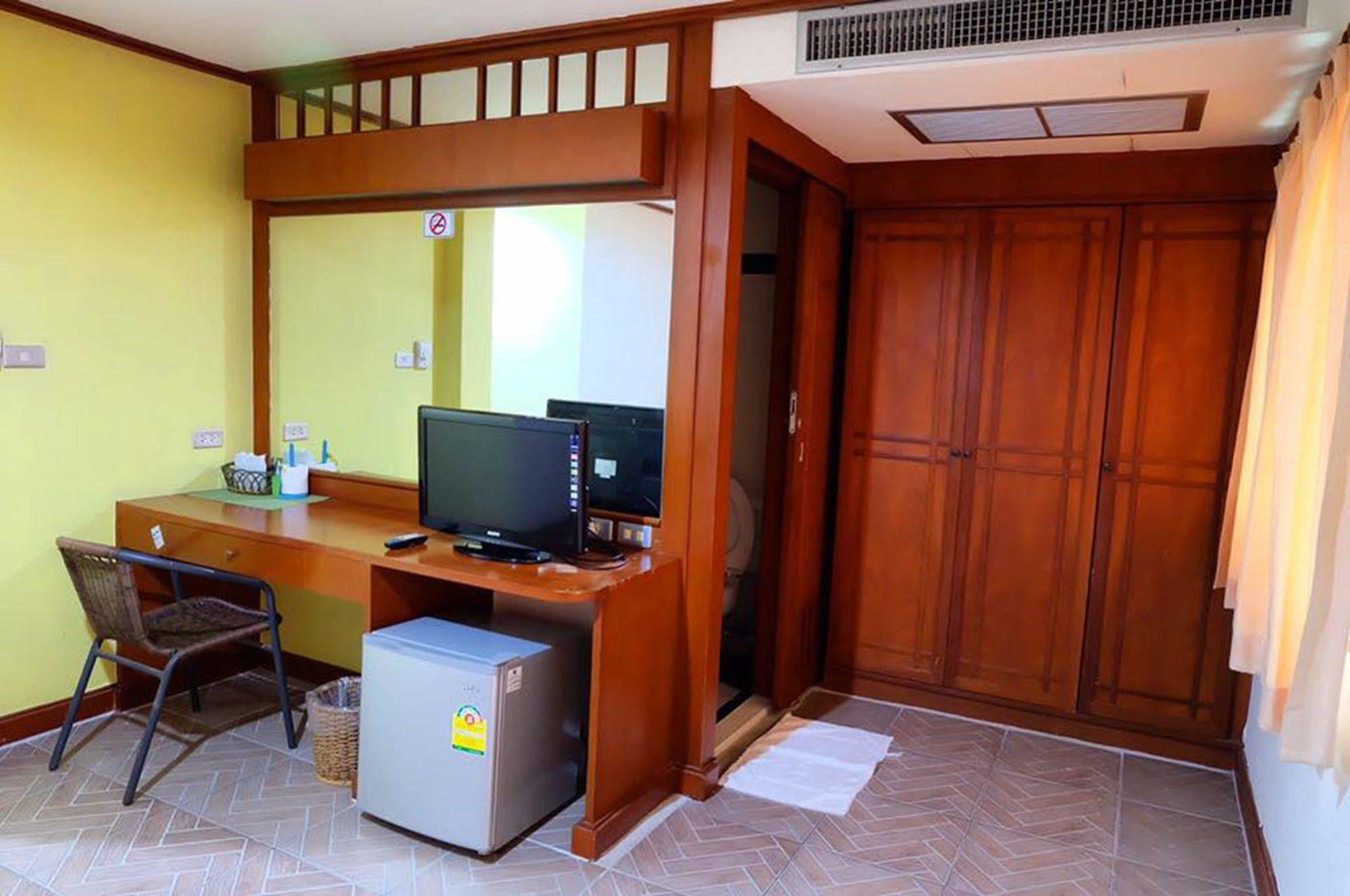 Kaneng Guesthouse HHQ Esterno foto