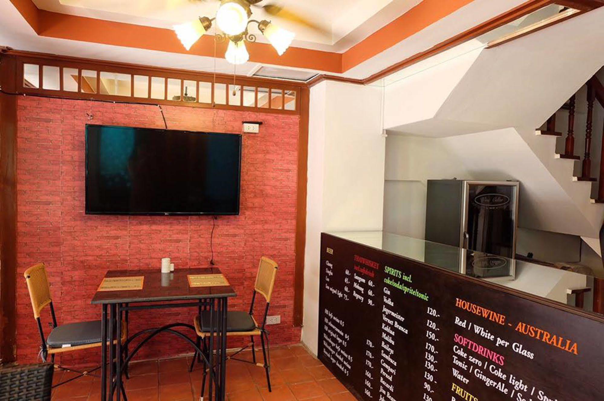 Kaneng Guesthouse HHQ Esterno foto