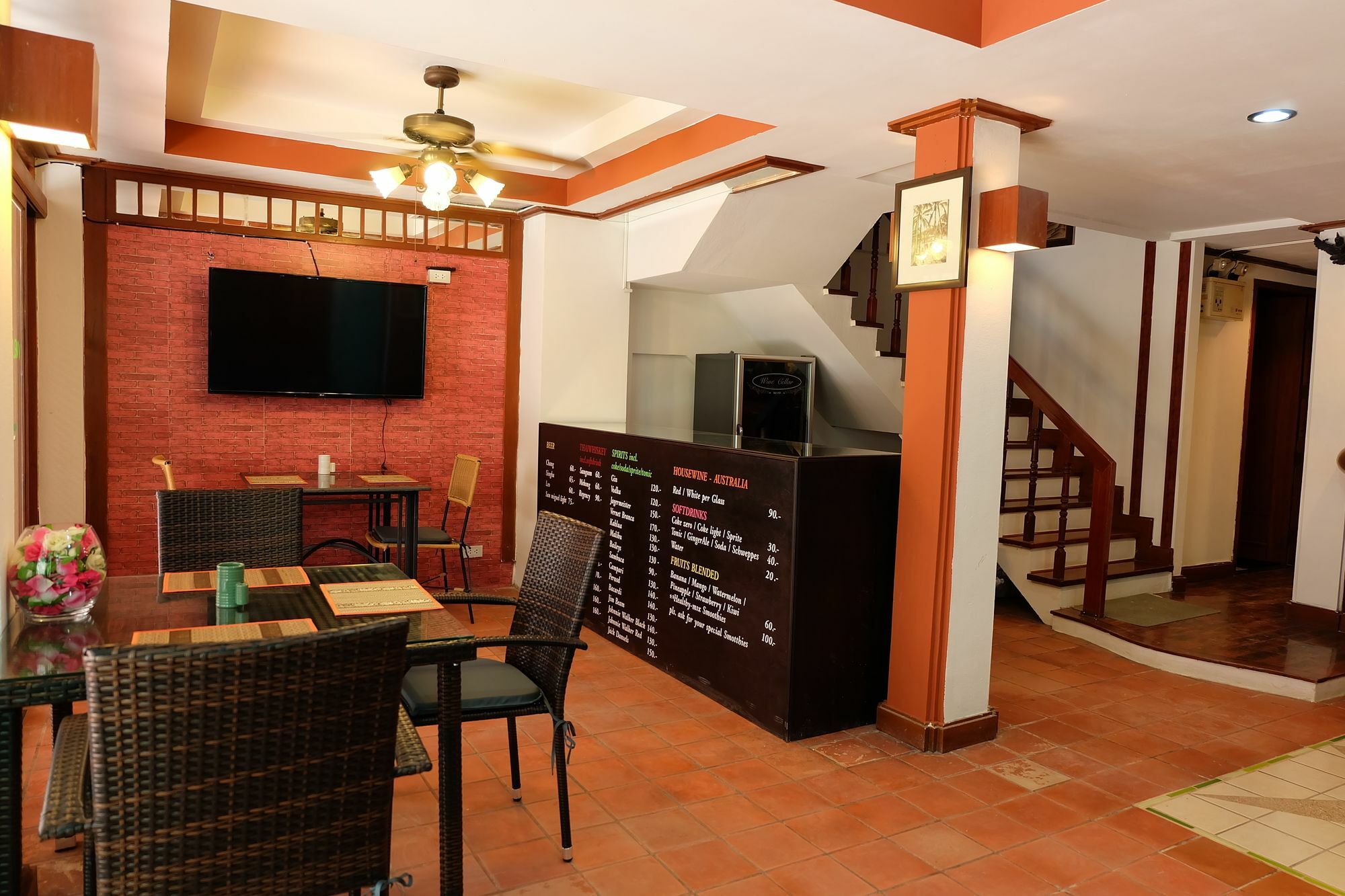 Kaneng Guesthouse HHQ Esterno foto